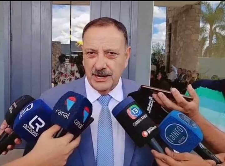 El gobernador Ricardo Quintela anuncia un incremento en el aguinaldo y la implementación de BOCADE para altos funcionarios. Conoce los detalles y sus beneficios.