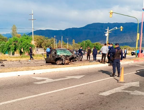 Restos de vehículos tras el choque fatal en Av. Circunvalación, La Rioja