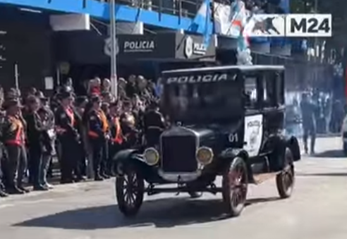 Auto antiguo Policía de La Rioja