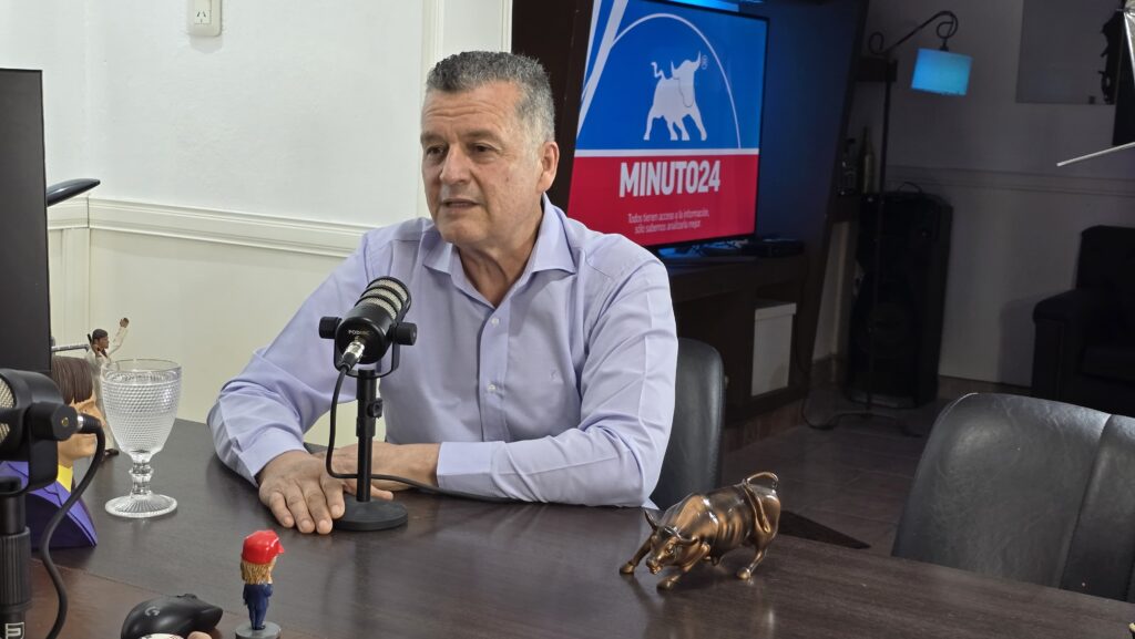 Gustavo Luna, Ministro de Turismo de La Rioja durante entrevista en el programa Jaque Mate por Minuto 24

