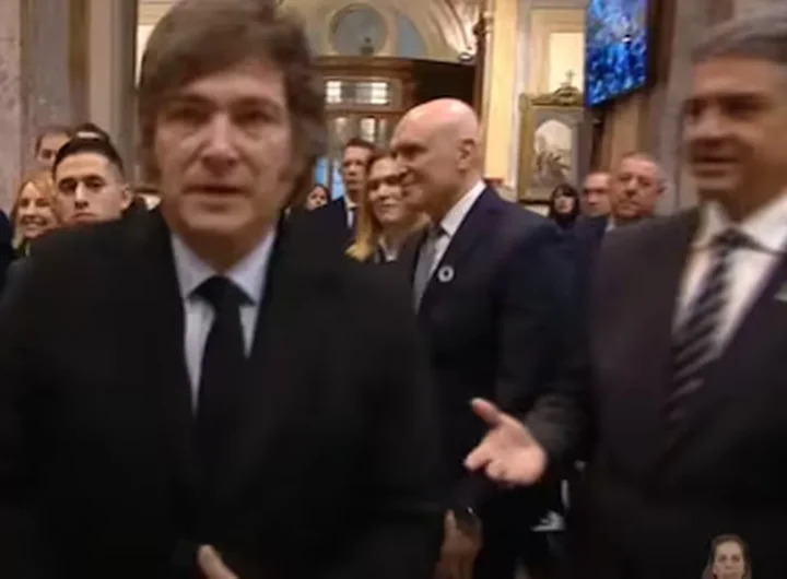 Javier Milei ignora a Jorge Macri y Villarruel en acto por el 25 de Mayo
