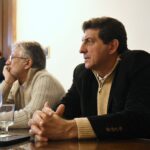 Fernando Rejal junto a trabajadores del Hospital Garrahan